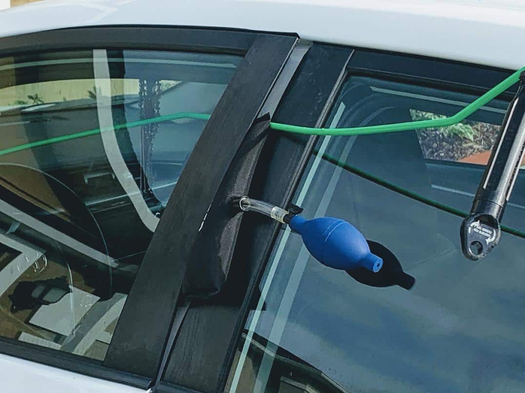 how to unlock your car without breaking a window